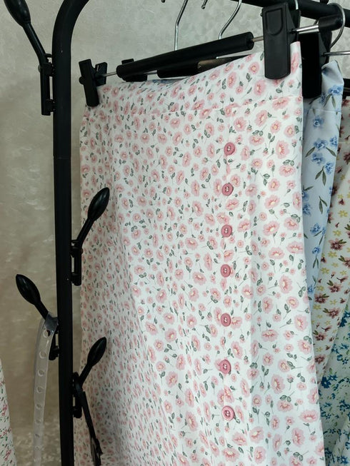 Floral Slit Skirt With Button